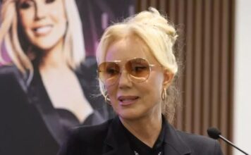 Nakon 40 godina rada Lepa Brena se penzionisala: O visini njene penzije svi govore!!! Evo koja je cifra u pitanju!!! Nakon 40 godina rada Lepa Brena se penzionisala: O visini njene penzije svi govore!!! Evo koja je cifra u pitanju!!!