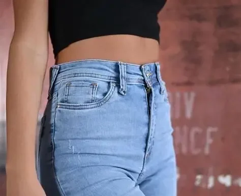 Nećete vjerovati čemu zapravo služi mali „tajni“ džep na trapericama Nećete vjerovati čemu zapravo služi mali „tajni“ džep na trapericama