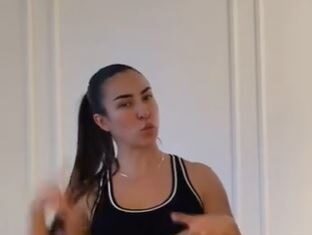 Nevena je sa 15 ostala trudna, pa 8 meseci to krila od roditelja: Kad više nije imala kud, ocu vesti saopštila porukom, a njegova reakcija je šokirala Nevena je sa 15 ostala trudna, pa 8 meseci to krila od roditelja: Kad više nije imala kud, ocu vesti saopštila porukom, a njegova reakcija je šokirala