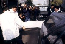 Nije bilo veće rasipnice od nje: Uložila silno bogatstvo u izgled, a muž je zamenio mlađom i skromnijom – o njenoj osveti i danas bruji svet Nije bilo veće rasipnice od nje: Uložila silno bogatstvo u izgled, a muž je zamenio mlađom i skromnijom - o njenoj osveti i danas bruji svet