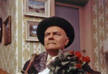 Njegova supruga bila je naša poznata glumica, a njegova ćerka je genijalna umetnica: Kako je Mića Tomić slučajno postao glumac Njegova supruga bila je naša poznata glumica, a njegova ćerka je genijalna umetnica: Kako je Mića Tomić slučajno postao glumac