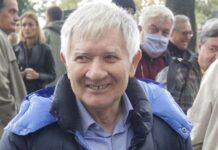 Novica je otišao kod vračare da bi zausatvio jezivo prokletstvo koje mu je odnelo celu porodicu: Nakon njenih reči i proročanstva, naš pevač poželeo je da umre Novica je otišao kod vračare da bi zausatvio jezivo prokletstvo koje mu je odnelo celu porodicu: Nakon njenih reči i proročanstva, naš pevač poželeo je da umre