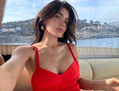 Odakle silne milijarde Kardašijankama Bez ove žene bi bile niko i ništa, obezbedila im da imaju pare kao pleve Odakle silne milijarde Kardašijankama Bez ove žene bi bile niko i ništa, obezbedila im da imaju pare kao pleve