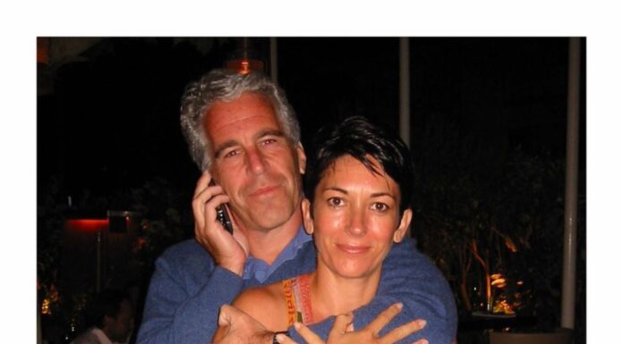 “Oralno sam zadovoljavala Džordža Klunija u kupatilu: Krv mu je od besa proključala kad je pročitao u novinama” "Oralno sam zadovoljavala Džordža Klunija u kupatilu: Krv mu je od besa proključala kad je pročitao u novinama"