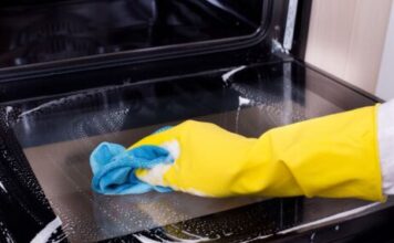 Ostavite preko noći ovo, i rerna će vam biti blistavo čista: Sve već kod kuće imate, lako je i brzo Ostavite preko noći ovo, i rerna će vam biti blistavo čista: Sve već kod kuće imate, lako je i brzo