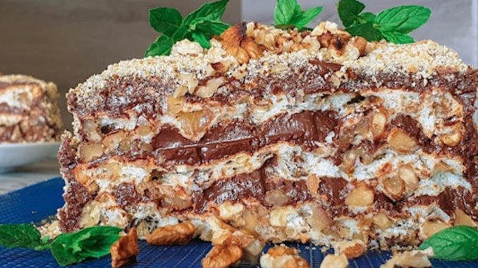 OVA JE NAJLJEPŠA NOVOGODIŠNJA TORTA ✨bogata kremom i orasima, s neodoljivim ukusom 😋🥮. Savršena za prazničnu trpezu i slatki kraj godine!