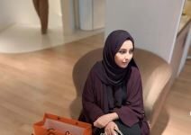 Ovako živi najpoznatija domaćica iz Dubaija: Udala se za milionera, svaki dan dobija džeparac od 70.000 evra, ali ako ne ispuni ovaj uslov sve pada u vodu Ovako živi najpoznatija domaćica iz Dubaija: Udala se za milionera, svaki dan dobija džeparac od 70.000 evra, ali ako ne ispuni ovaj uslov sve pada u vodu