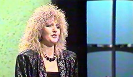 Pre 40 godina snimila je duet s Halidom Bešlićem, predvidela njegovu smrt i otkrila šta joj je poslednji put rekao: Muž joj umro na rukama, doživela tragedije Pre 40 godina snimila je duet s Halidom Bešlićem, predvidela njegovu smrt i otkrila šta joj je poslednji put rekao: Muž joj umro na rukama, doživela tragedije