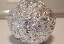 Pre spavanja uvijek stavi alu foliju ispod kreveta: Kad čujete zašto – uradićete isto još večeras Pre spavanja uvijek stavi alu foliju ispod kreveta: Kad čujete zašto – uradićete isto još večeras