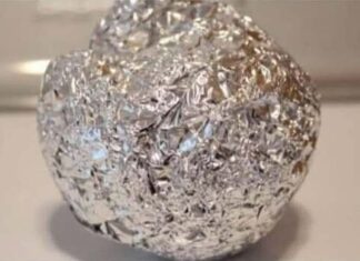 Pre spavanja uvijek stavi alu foliju ispod kreveta: Kad čujete zašto – uradićete isto još večeras Pre spavanja uvijek stavi alu foliju ispod kreveta: Kad čujete zašto – uradićete isto još večeras