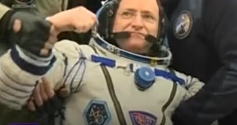 Proveo sam 340 dana u svemiru i moje telo doživelo je neverovatne promene: Ono što mi se tamo dešavalo promenilo mi je život iz korena Proveo sam 340 dana u svemiru i moje telo doživelo je neverovatne promene: Ono što mi se tamo dešavalo promenilo mi je život iz korena