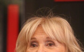 Ružica zbog traume iz detinjstva nikada nije želela decu, ali je Muftiju Abdulaha gledala kao sina: Njene poslednje reči kidaju dušu Ružica zbog traume iz detinjstva nikada nije želela decu, ali je Muftiju Abdulaha gledala kao sina: Njene poslednje reči kidaju dušu