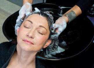 Sa ovom bojom kose svaka žena izgleda bar 5 godina mlađe: Tvrde frizeri Sa ovom bojom kose svaka žena izgleda bar 5 godina mlađe: Tvrde frizeri