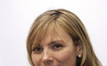 Samanta iz serije Seks i grad rekla je “DA” u 69. godini i tako dobila 4. muža koji je od nje mlađi 14 godina Samanta iz serije Seks i grad rekla je "DA" u 69. godini i tako dobila 4. muža koji je od nje mlađi 14 godina