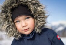 Slavimo detinjce: Ove običaje svaki vernik obaveznno treba da ispoštuje, veruje se da donose slogu i mir u kuću Slavimo detinjce: Ove običaje svaki vernik obaveznno treba da ispoštuje, veruje se da donose slogu i mir u kuću