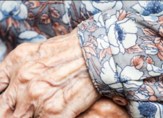 Šta je to “starački miris” i kako se ga rešiti? Stručnjakinja za dugovečnost tvrdi da samo jedna namirnica pomaže Šta je to “starački miris” i kako se ga rešiti? Stručnjakinja za dugovečnost tvrdi da samo jedna namirnica pomaže