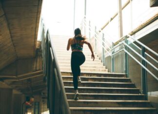 Šta za naše telo znači kada idemo stepenicama umesto liftom? Nećete verovati Šta za naše telo znači kada idemo stepenicama umesto liftom? Nećete verovati