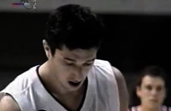 Stali su svi programi te kobne noći kad je majka Radmila na tv-u videla da su joj ubili sina: Haris Brkić je stradao u 26, a ona se još budi sa istim pitanjem Stali su svi programi te kobne noći kad je majka Radmila na tv-u videla da su joj ubili sina: Haris Brkić je stradao u 26, a ona se još budi sa istim pitanjem