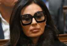 Teško mi je, raspadam se: Ceca se zavijena u CRN0 OGLASlLA HITNlM SAOPŠTENJEM: mog Veljka nažaIost više…. Teško mi je, raspadam se: Ceca se zavijena u CRN0 OGLASlLA HITNlM SAOPŠTENJEM: mog Veljka nažaIost više….