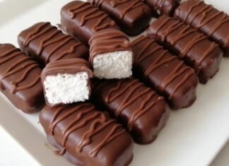 TOP-KOMBINACIJA recept za domaće “Bounty” čokoladice koje se tope u ustima TOP-KOMBINACIJA recept za domaće “Bounty” čokoladice koje se tope u ustima