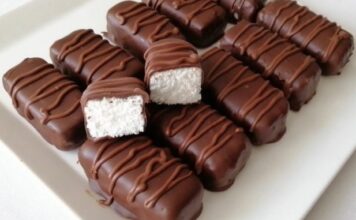 TOP-KOMBINACIJA recept za domaće “Bounty” čokoladice koje se tope u ustima TOP-KOMBINACIJA recept za domaće “Bounty” čokoladice koje se tope u ustima