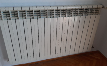 Trik od par minuta: Inženjer iz toplane otkrio kako da vam radijatori budu topliji, a račun za struju manji Trik od par minuta: Inženjer iz toplane otkrio kako da vam radijatori budu topliji, a račun za struju manji