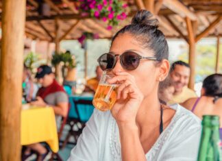 “U saunu je ušlo 30 golih muškaraca, svojim očima sam gledala gnusan čin”: Sandra je na kruzeru prisustvovala bahanalijama poznatih fudbalera "U saunu je ušlo 30 golih muškaraca, svojim očima sam gledala gnusan čin": Sandra je na kruzeru prisustvovala bahanalijama poznatih fudbalera