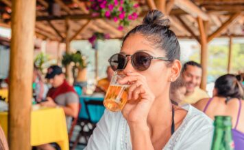 “U saunu je ušlo 30 golih muškaraca, svojim očima sam gledala gnusan čin”: Sandra je na kruzeru prisustvovala bahanalijama poznatih fudbalera "U saunu je ušlo 30 golih muškaraca, svojim očima sam gledala gnusan čin": Sandra je na kruzeru prisustvovala bahanalijama poznatih fudbalera