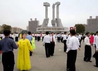 U Severnoj Koreji vlada 6 strogih pravila za turiste: Snimak svakodnevice u glavnom gradu zaprepastio je ceo internet U Severnoj Koreji vlada 6 strogih pravila za turiste: Snimak svakodnevice u glavnom gradu zaprepastio je ceo internet