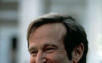 Udovica Robina Vilijamsa otkrila pravi uzrok njegovog samoubistva: Mislili smo da je depresija, a onda sam saznala ko ga je godinama mučio Udovica Robina Vilijamsa otkrila pravi uzrok njegovog samoubistva: Mislili smo da je depresija, a onda sam saznala ko ga je godinama mučio