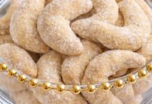 Vanilin kiflice – najmirisniji praznični kolač koji se topi u ustima Vanilin kiflice – najmirisniji praznični kolač koji se topi u ustima