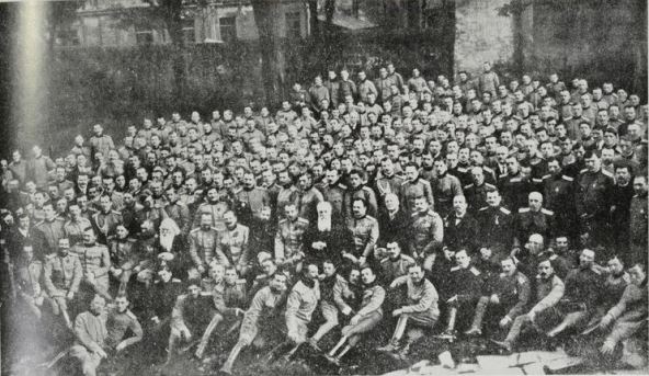 Varao narod na osnovu očevog imena, skidao se go, pregazio dete i nije odgovarao, a ljubavnice ga jurile: On je bio najbahatiji sin našeg političara Varao narod na osnovu očevog imena, skidao se go, pregazio dete i nije odgovarao, a ljubavnice ga jurile: On je bio najbahatiji sin našeg političara