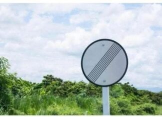 VEĆINA VOZAČA NE ZNA ŠTA ZNAČI OVAJ ZNAK: Objavio sliku na mrežama pa ga razapeli u komentarima – Evo šta ovaj znak ustvari predstavlja VEĆINA VOZAČA NE ZNA ŠTA ZNAČI OVAJ ZNAK: Objavio sliku na mrežama pa ga razapeli u komentarima – Evo šta ovaj znak ustvari predstavlja