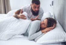 Veronika u 50-im saznaje ko s njenim mužem stoji iza plana da je uništi: Banula je na vrata kad se nije nadao i tad kreće pakao Veronika u 50-im saznaje ko s njenim mužem stoji iza plana da je uništi: Banula je na vrata kad se nije nadao i tad kreće pakao