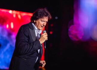 Zdravko Čolić najavio i četvrti koncert u Sarajevu: Održat će ga 5. aprila Zdravko Čolić najavio i četvrti koncert u Sarajevu: Održat će ga 5. aprila