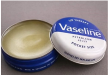 13 SITUACIJA U KOJIMA JE VAZELIN NEOPHODAN: Niste ni svjesni koliko je efikasan, uštedi ćete gomilu novca 13 SITUACIJA U KOJIMA JE VAZELIN NEOPHODAN: Niste ni svjesni koliko je efikasan, uštedi ćete gomilu novca