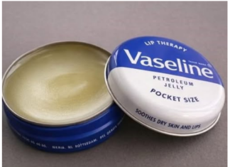 13 SITUACIJA U KOJIMA JE VAZELIN NEOPHODAN: Niste ni svjesni koliko je efikasan, uštedi ćete gomilu novca 13 SITUACIJA U KOJIMA JE VAZELIN NEOPHODAN: Niste ni svjesni koliko je efikasan, uštedi ćete gomilu novca