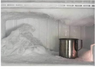 AKO VAM SE LED NAKUPLJA U ZAMRZIVAČU, SAMO UBACITE OVU NAMIRNICU: Nestaće kao rukom odnešen AKO VAM SE LED NAKUPLJA U ZAMRZIVAČU, SAMO UBACITE OVU NAMIRNICU: Nestaće kao rukom odnešen