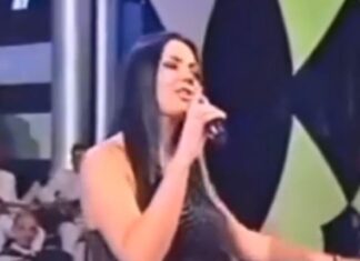 Bila je najfatalnija pevačica na estradi, pa se povukla sa scene: U 55. godini je živa vatra, izgleda kao dvadesetogodišnjakinja Bila je najfatalnija pevačica na estradi, pa se povukla sa scene: U 55. godini je živa vatra, izgleda kao dvadesetogodišnjakinja