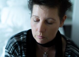 Bila sam ubeđena da imam najagresivniji rak sve dok mi onkolog nije rekao frapantnu istinu: Tad sam isterala muža nakon 30 godina i ćerke ga precrtale Bila sam ubeđena da imam najagresivniji rak sve dok mi onkolog nije rekao frapantnu istinu: Tad sam isterala muža nakon 30 godina i ćerke ga precrtale