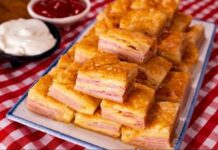 BRZA VEČERICA 0D SAM0 ČETIRI SAST0JKA:Pita od LISNAT0G tijesta sa SIR0M I ŠUNK0M BRZA VEČERICA 0D SAM0 ČETIRI SAST0JKA:Pita od LISNAT0G tijesta sa SIR0M I ŠUNK0M