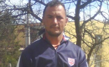 Ceo Kakanj je znao kako je Erminova žena otišla sa njeovim zetom: “Plan skovali preko Fejsbuka, ukrala dečiji dodatak da bi platila taksi kojim ide” Ceo Kakanj je znao kako je Erminova žena otišla sa njeovim zetom: "Plan skovali preko Fejsbuka, ukrala dečiji dodatak da bi platila taksi kojim ide"