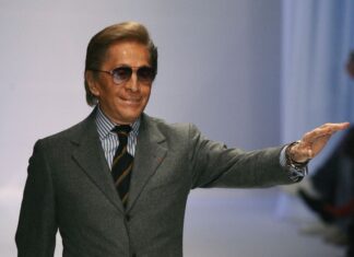 Evo od čega je umro čuveni Valentino Garavani i koliko iznosi bogatsvo koje je ostavio u amanet: Bio je okružen najmilijima kada je ispustio dušu Evo od čega je umro čuveni Valentino Garavani i koliko iznosi bogatsvo koje je ostavio u amanet: Bio je okružen najmilijima kada je ispustio dušu