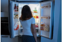 Evo šta se dešava u vašem tijelu ako jedete nakon 19 sati Evo šta se dešava u vašem tijelu ako jedete nakon 19 sati