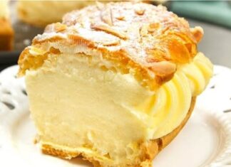 🍰 FRANCUSKI DESERT U KOJI ĆETE SE ZALJUBITI! 😍✨ Lagano, puterasto tijesto punjeno bogatom pralin kremom – prava poslastica za uživanje! 🤤