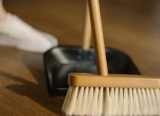 Gdje držite metlu? Ako je na ovom mjestu, tjerate novac iz kuće, bolje je odmah je sklonite Gdje držite metlu? Ako je na ovom mjestu, tjerate novac iz kuće, bolje je odmah je sklonite