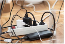 GLAVNI JE UZROČNIK VEĆINE POŽARA: Jedan kućni uređaj nikada ne uključujte u produžni kabl GLAVNI JE UZROČNIK VEĆINE POŽARA: Jedan kućni uređaj nikada ne uključujte u produžni kabl