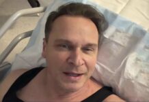 Glumac Enis Bešlagić završio u bolnici: Objavio je i snimak Glumac Enis Bešlagić završio u bolnici: Objavio je i snimak