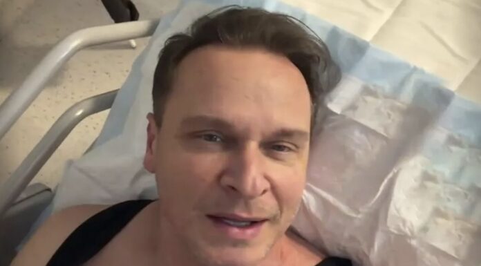 Glumac Enis Bešlagić završio u bolnici: Objavio je i snimak Glumac Enis Bešlagić završio u bolnici: Objavio je i snimak