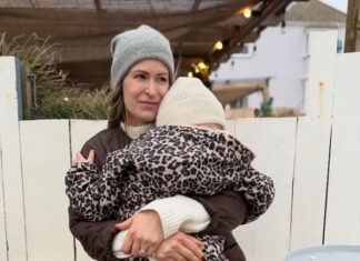 “Hranila sam se zdravo, bila aktivna fizički, a onda mi je u 36. godini otkriven rak: Moj doktor je prevideo 1 simptom misleći da su hemoroidi” "Hranila sam se zdravo, bila aktivna fizički, a onda mi je u 36. godini otkriven rak: Moj doktor je prevideo 1 simptom misleći da su hemoroidi"